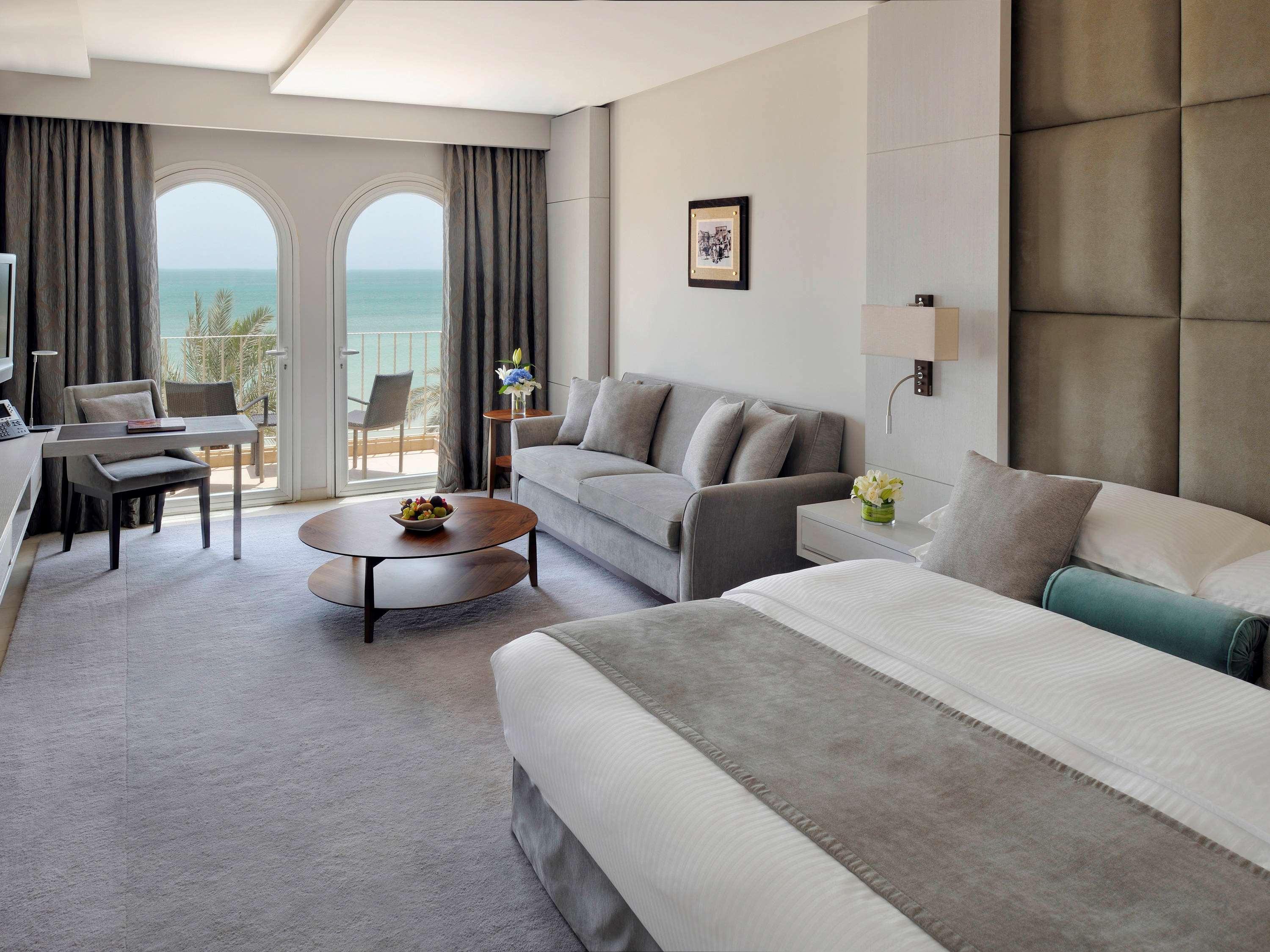 Mövenpick Hotel&Resort Al Bida'a Salmiya Kültér fotó Deluxe room
